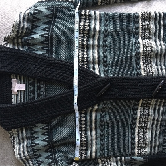 ⚪ 3/$15 Forever 21 teal & black aztec patterned - Picture 13 of 14